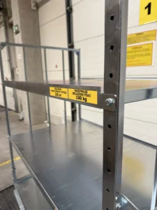wózek transportowy przemysłowy z półkami o wytrzymałości 100 kg